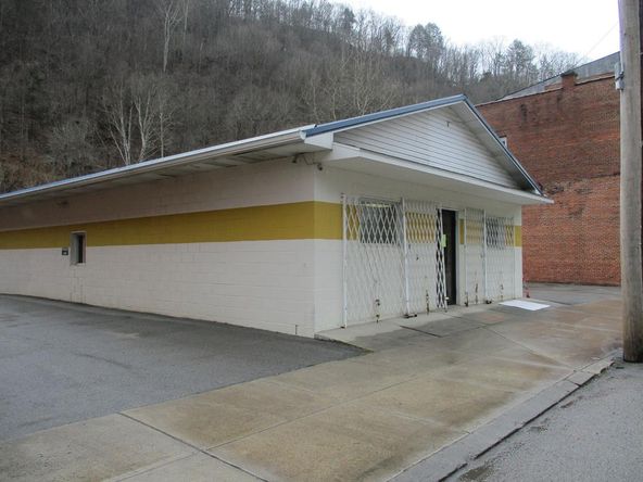 14197 Rocket Boys Dr, War, WV 24892